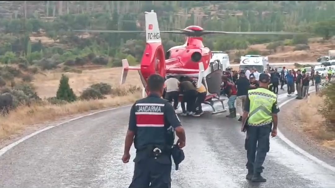 Düğün yolu kabusa döndü: 27 yaralı